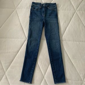 {Free People} We The Free Medium Wash Skinny Jeans with Raw Hem High Rise | 26